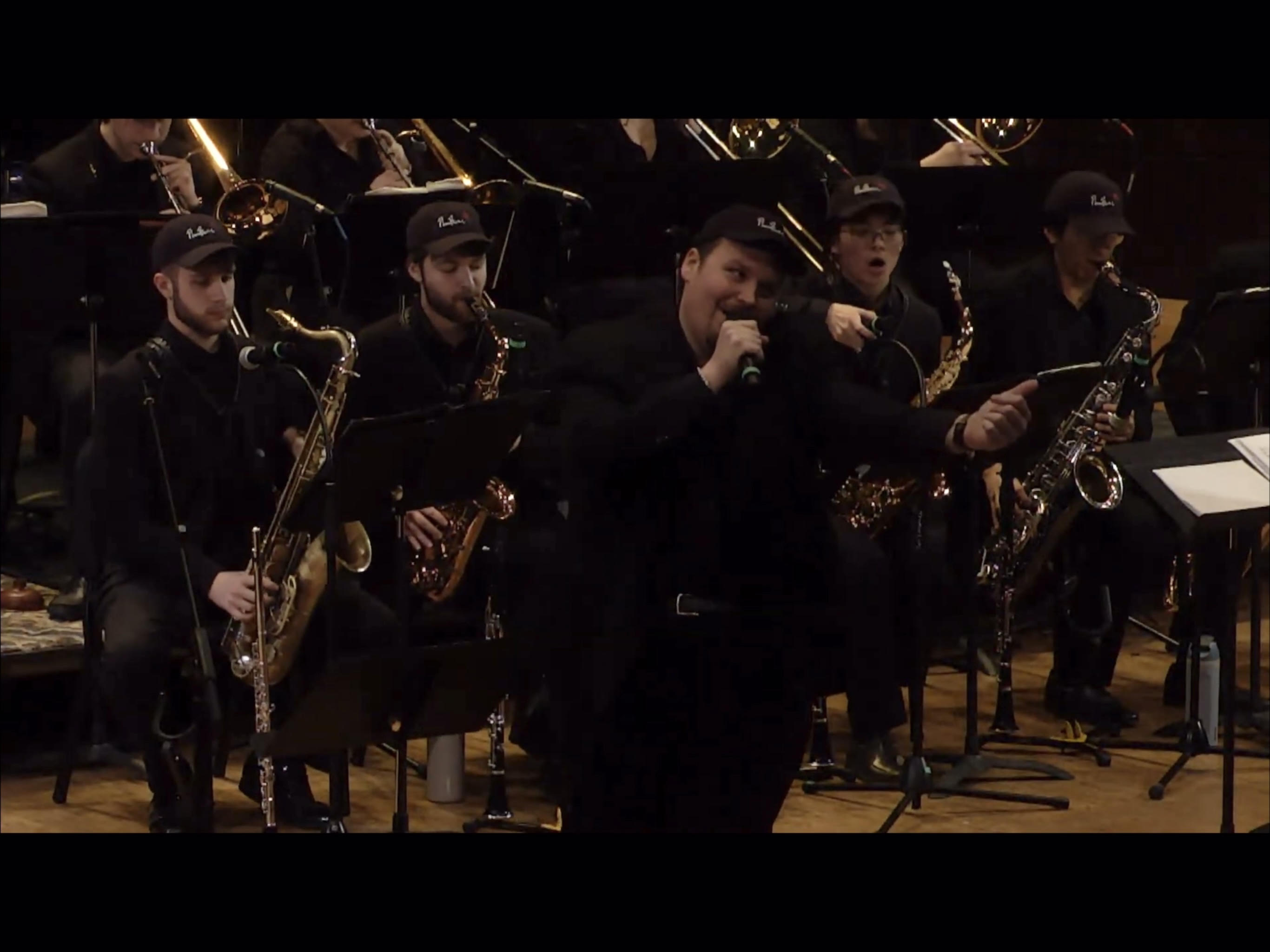 Geoffrey Gear sings Fly Me to the Moon live opera video